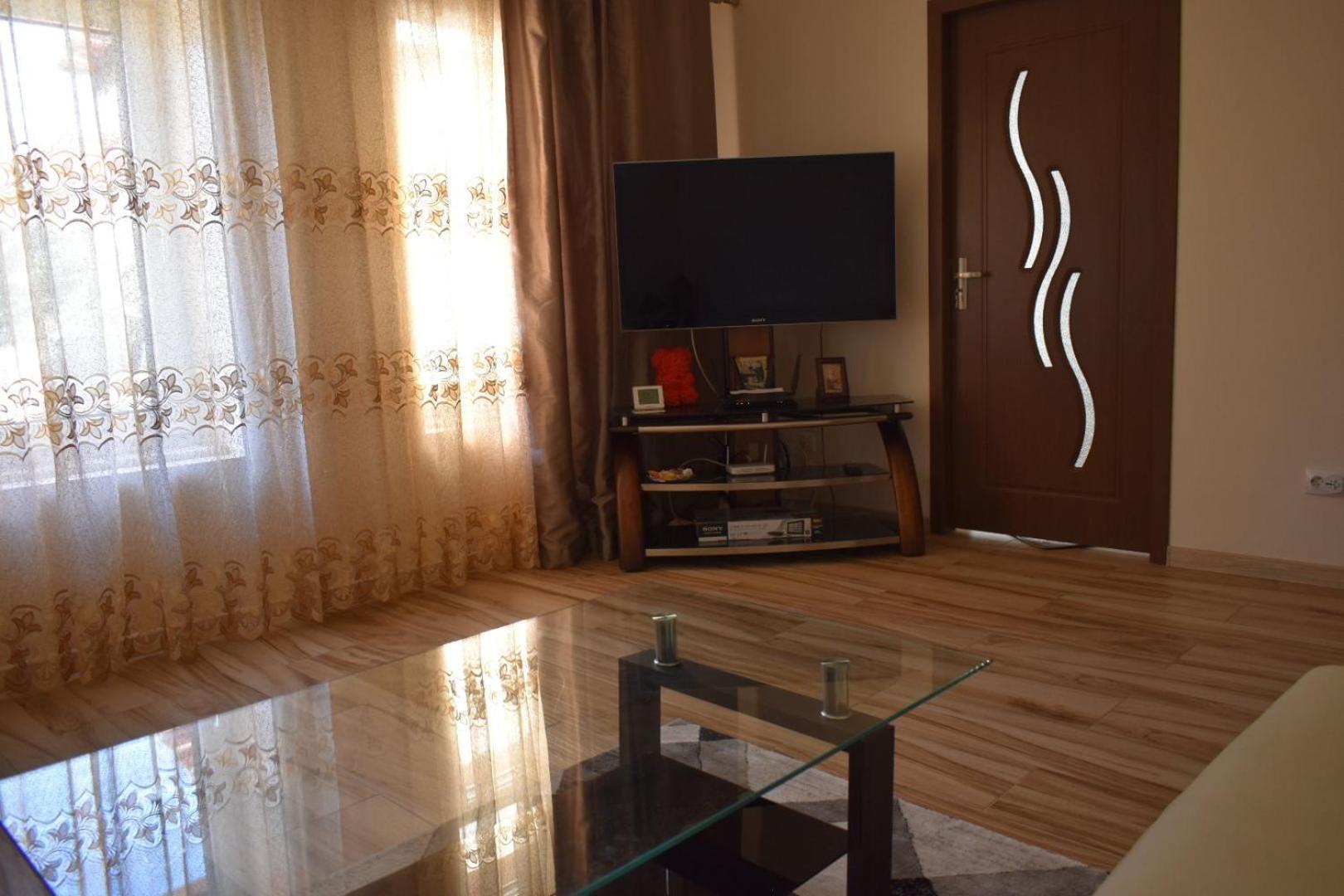 Transilvania Rent Hunedoara Exterior photo